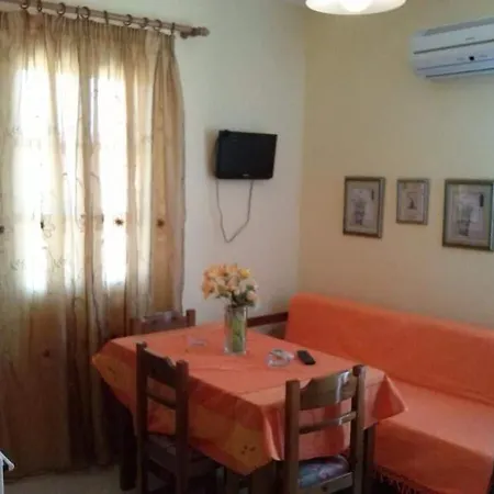 Maistrali & Gæstehus Pláka