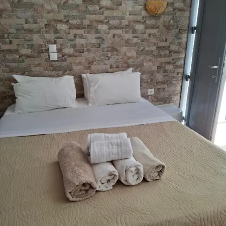 Maistrali Studios & Guest house